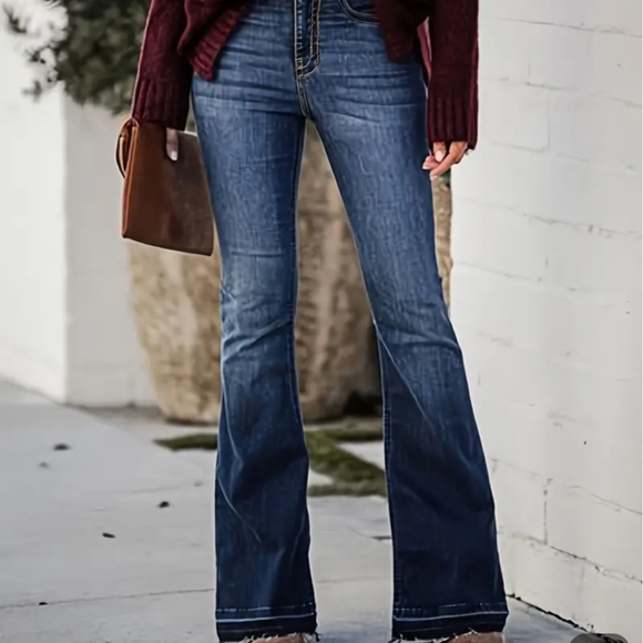 Women's Plus Size dark washed blue stretchy skinny flare jeans 3X (18) - Picture 3 of 3